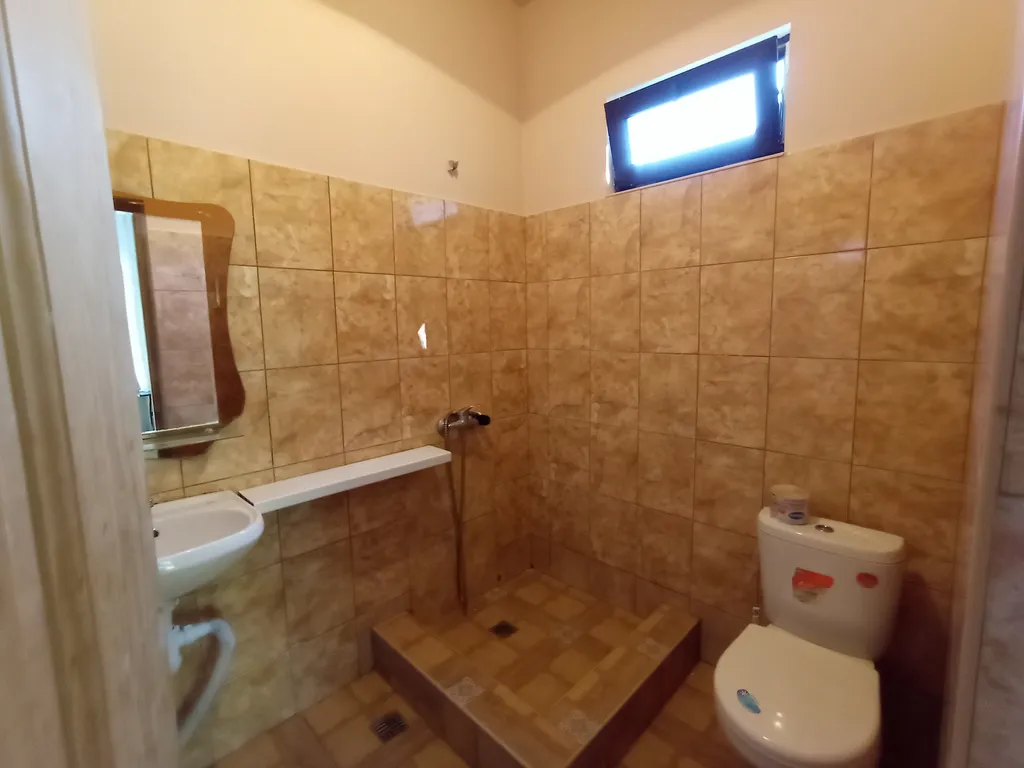 Коттедж в саду у Веры