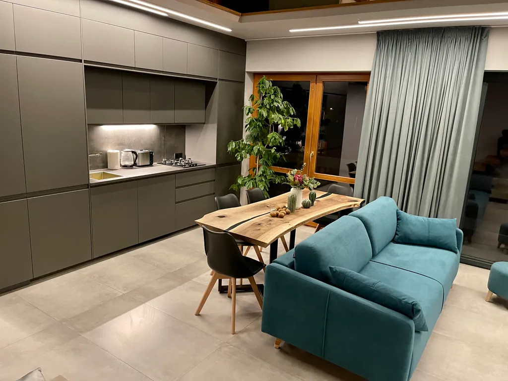 4-комнатная Квартира