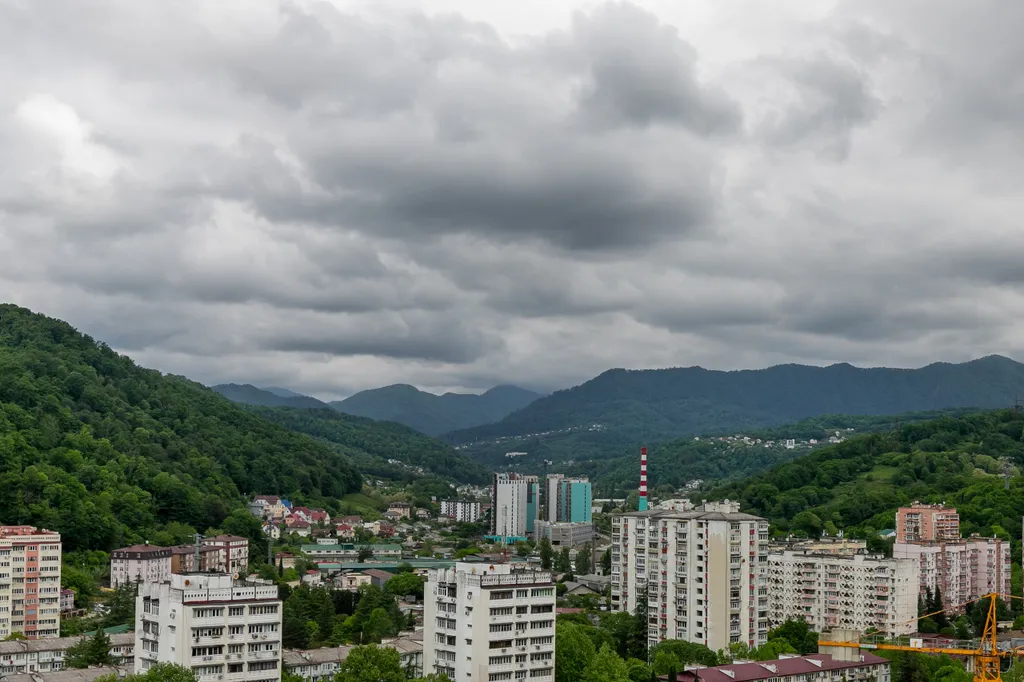 Большая современная студия у моря с видом на горы