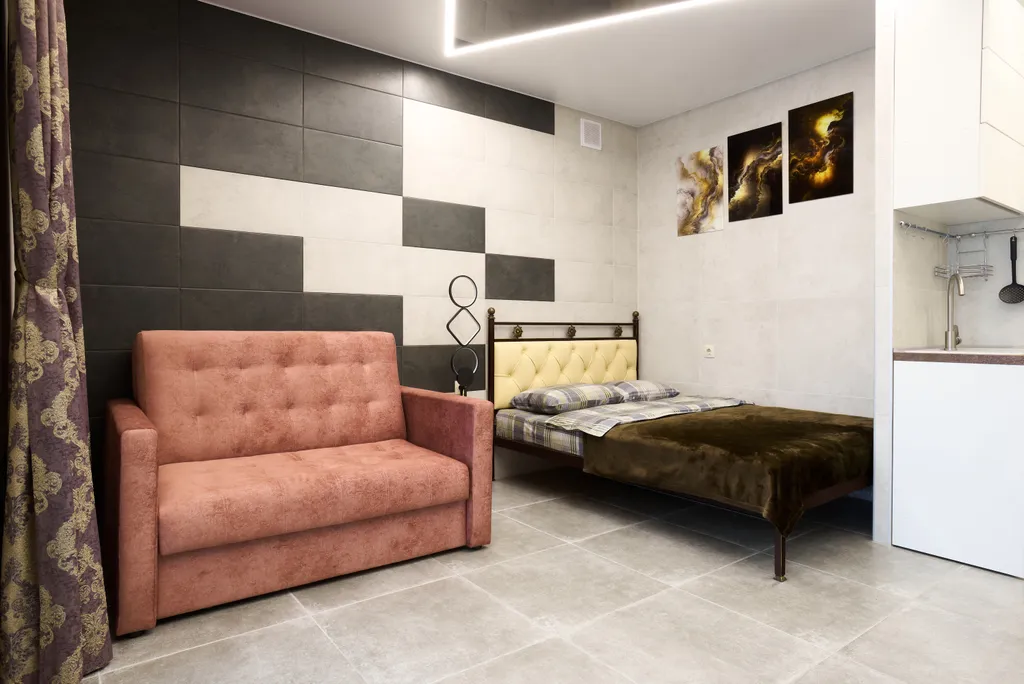 Студия с новым ремонтом (метро 5 минут пешком)