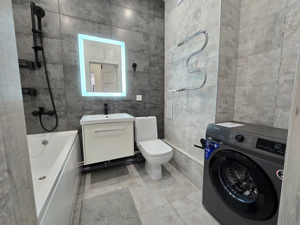 Новая полноценная квартира с балконом на Бульваре