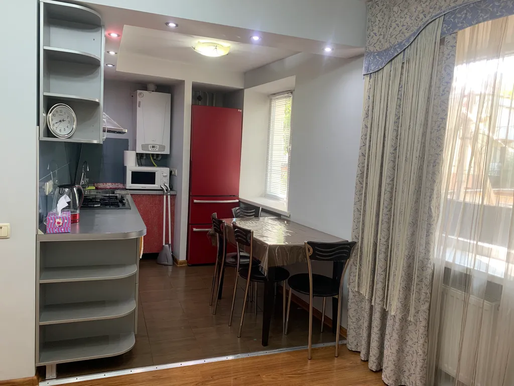 Трёхкомнатная квартира в центре Минеральных Вод