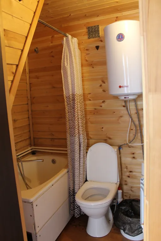 Домик №4 с видом на озеро Неро