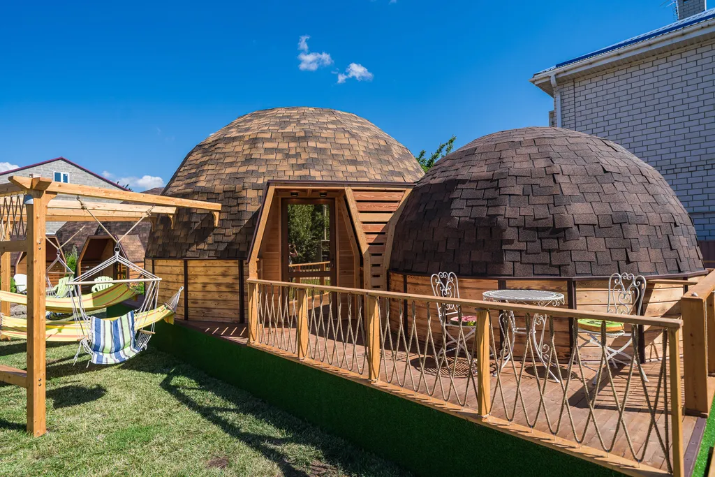 Уникальный двухкупольный дом-бунгало