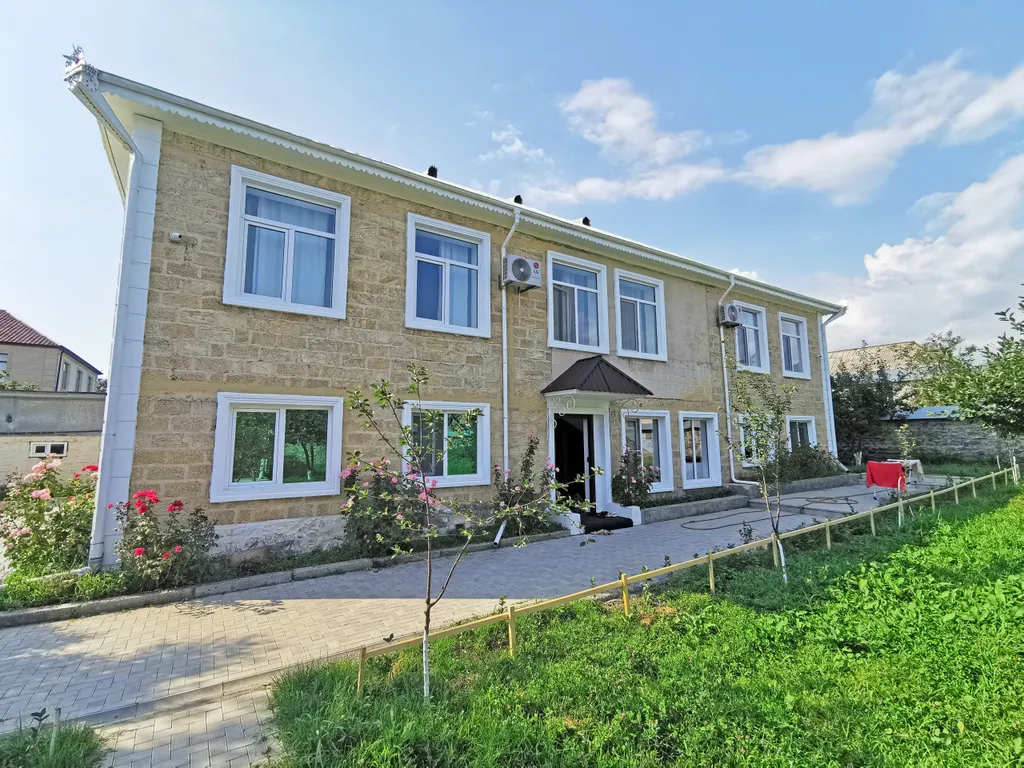 Апартаменты с видом на горы, частный фруктовый сад и беседка