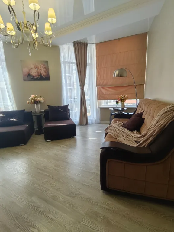 Евротрешка на берегу моря