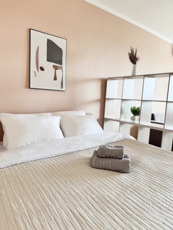 Квартира Светлая квартира с новым ремонтом и кондиционером в центре у метро — Москва