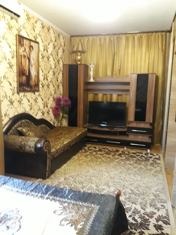 Часть дома с отдельным входом и террасой