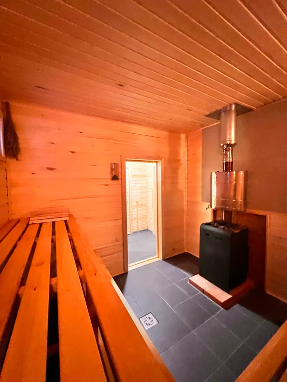 Уютный загородный дом с баней