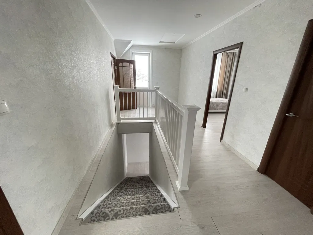 Уютный двухэтажный дом в черте города для отдыха и работы