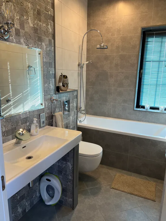 Часть дома на море с баней