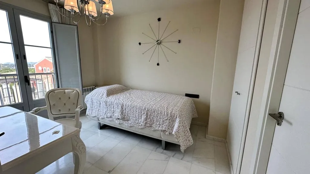 Уютная Семейная Вилла с открытым бассейном