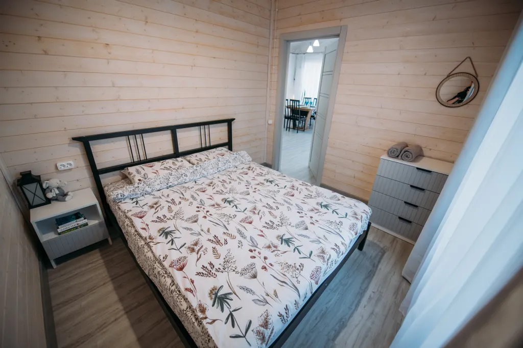 Уютный домик с видом на лес