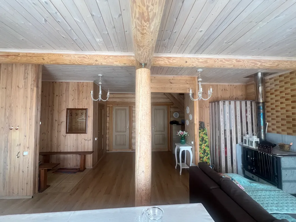 Двухэтажный дом с видом на Галичское озеро