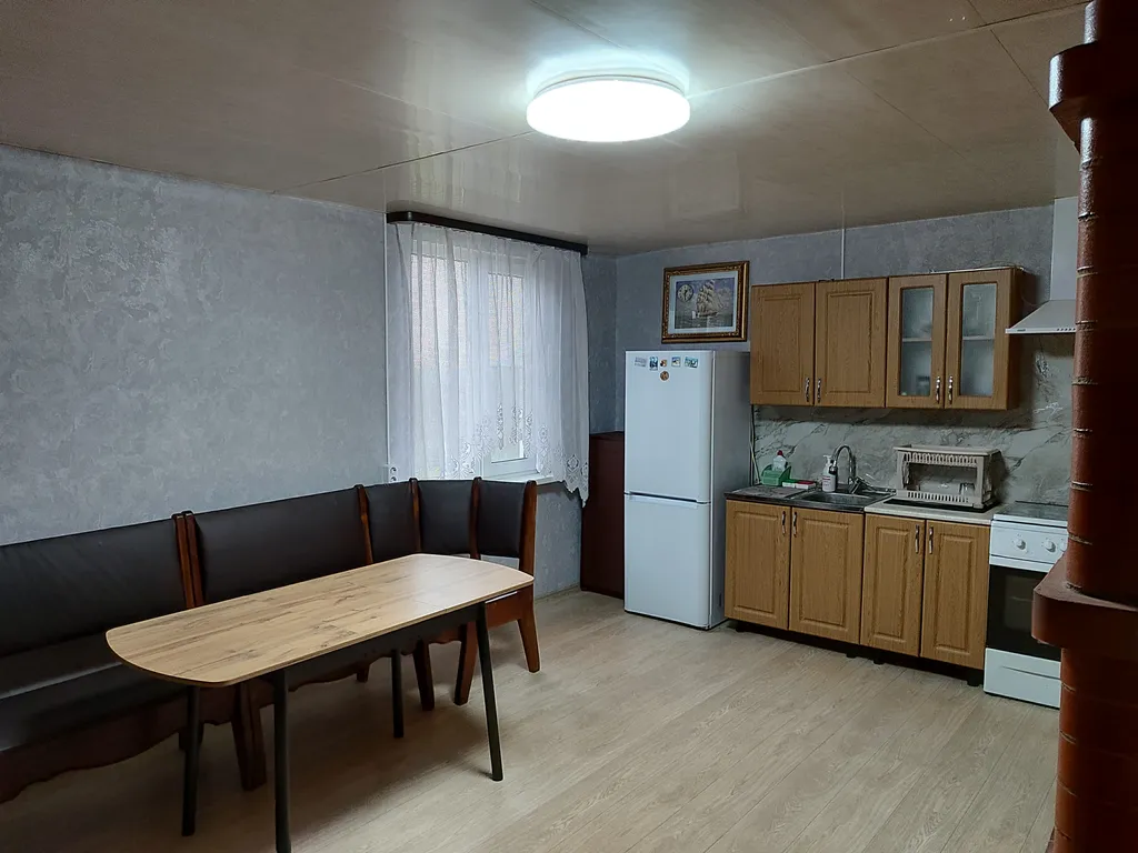 Уютный дом на горе