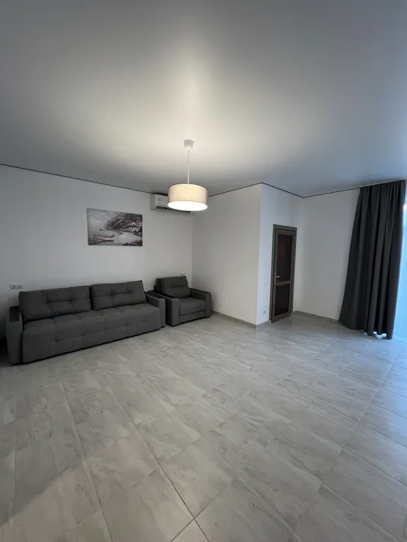 Дом с бассейном и с видом на море и горы