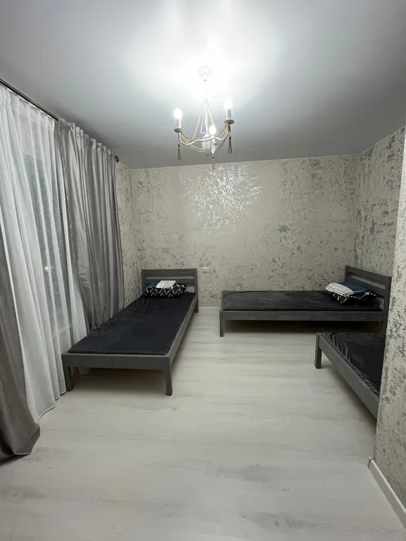 2-х этажный коттедж с бассейном на берегу