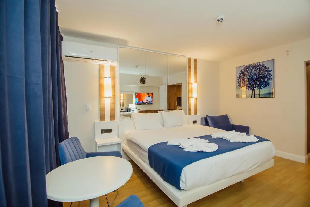 Студия с видом на море