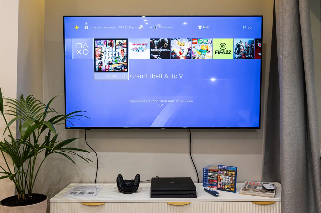 Трёхкомнатная квартира на набережной в центре Великого Новгорода