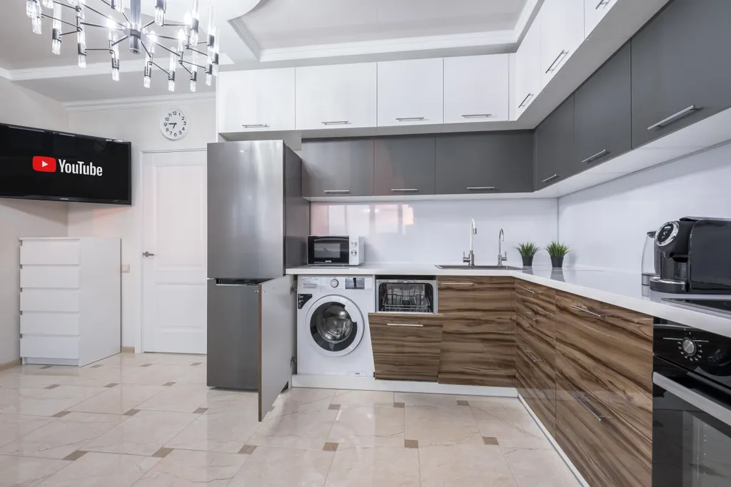 Яркие апартаменты с видом на закат и умной колонкой Алиса