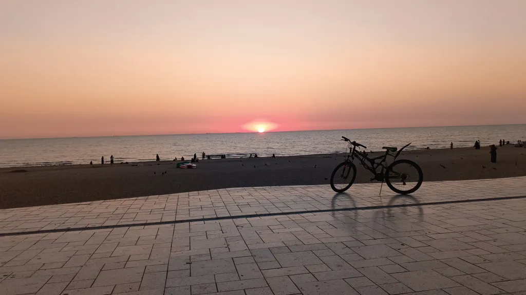 Квартира в доме с райским садом под смотровой площадкой и близ моря