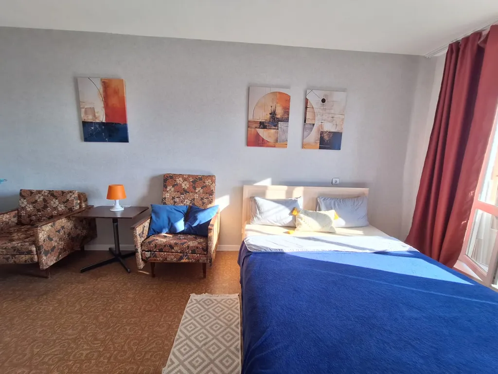 Уютная квартира Версаль около МНТК