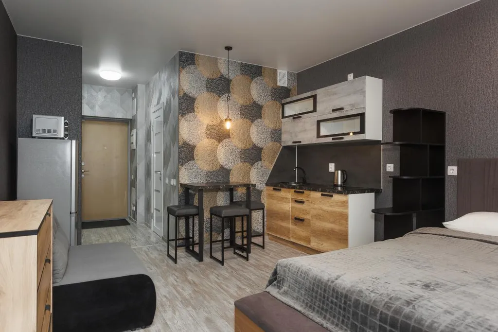 Студия с видом на город