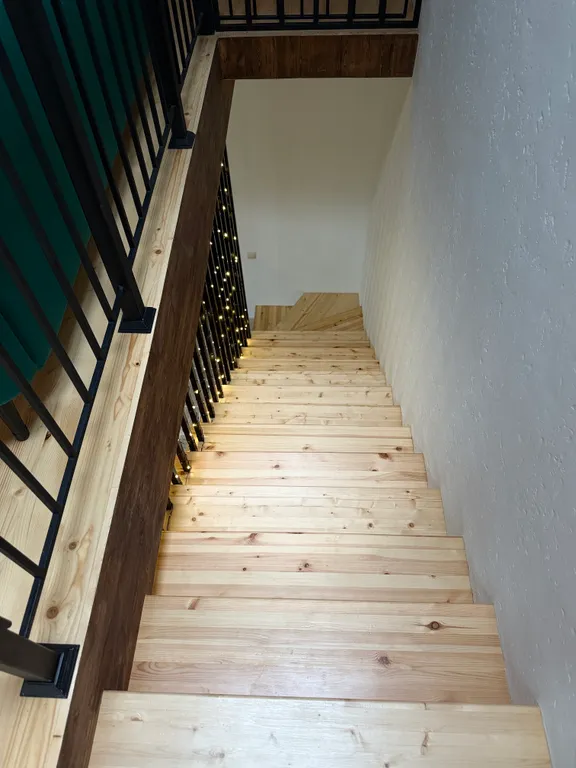 Шале в черте города с выходом в лес