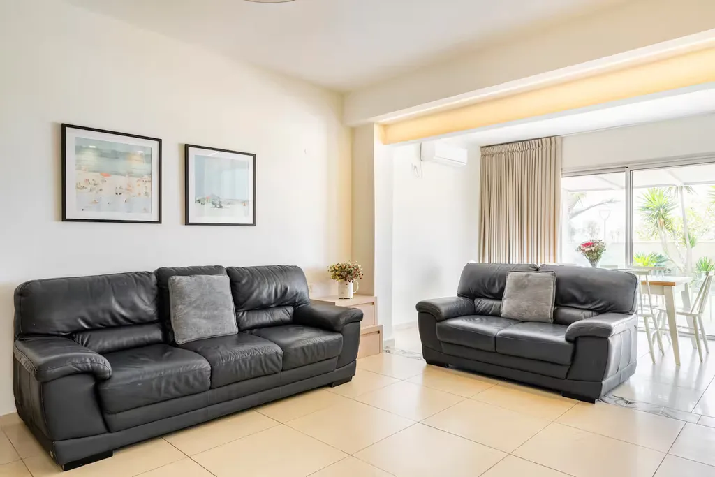 GW002 Gugel Waves Amazing Seaview & Garden Family Apartments