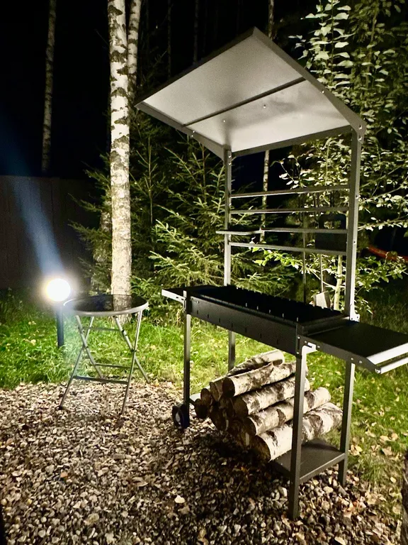 Новый панорамный барнхаус с сауной на лесном участке