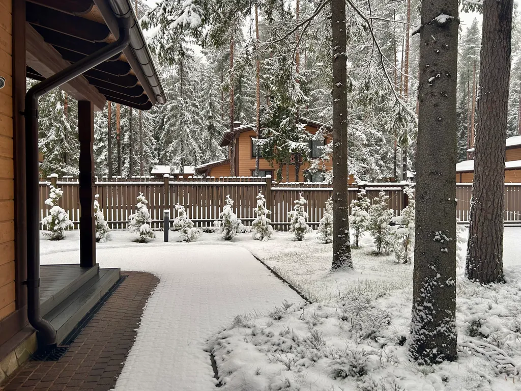 Лесной домик у курорта Охта Парк