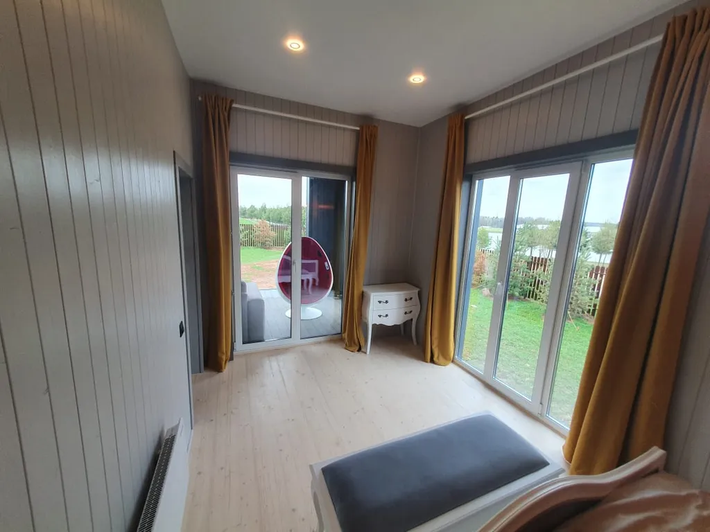 Дом у озера