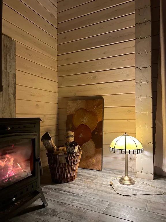 Сказочное шале в лесу