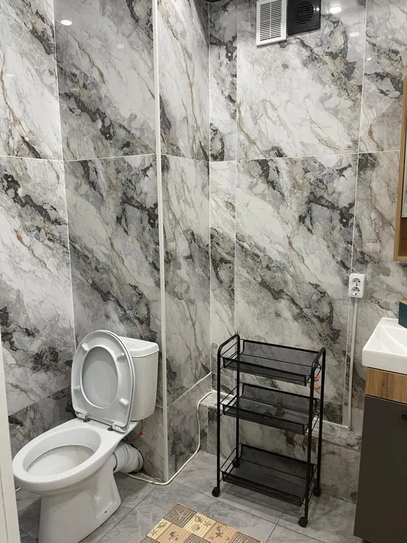 Просторная ванная, удобное спальное место, полный комфорт