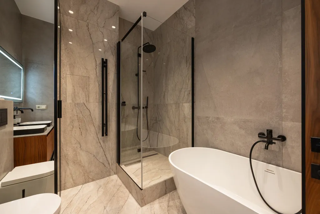 Дизайнерская квартира с террасой, бассейном и видом на море