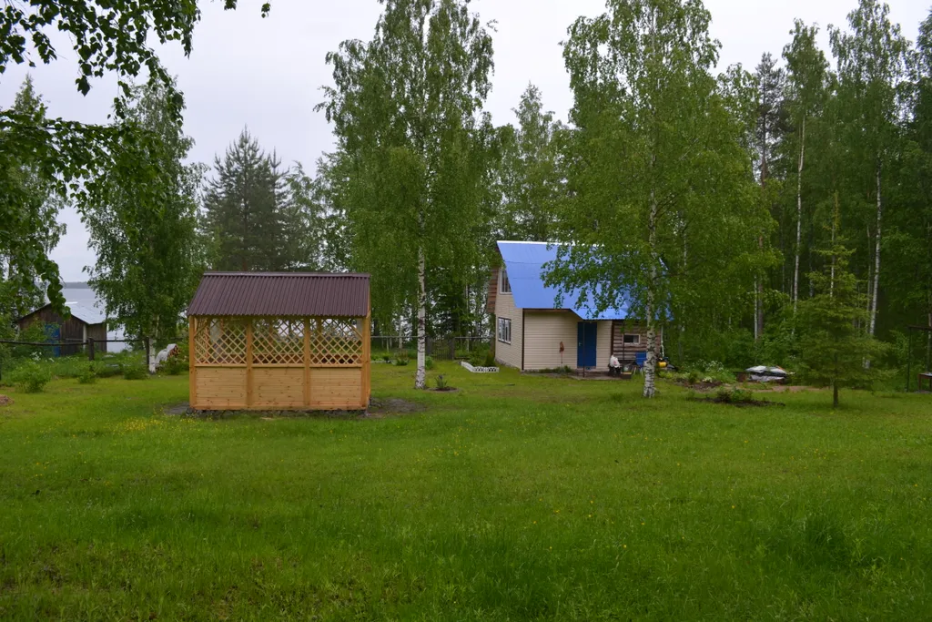 Дом-баня на берегу озера Уросозеро