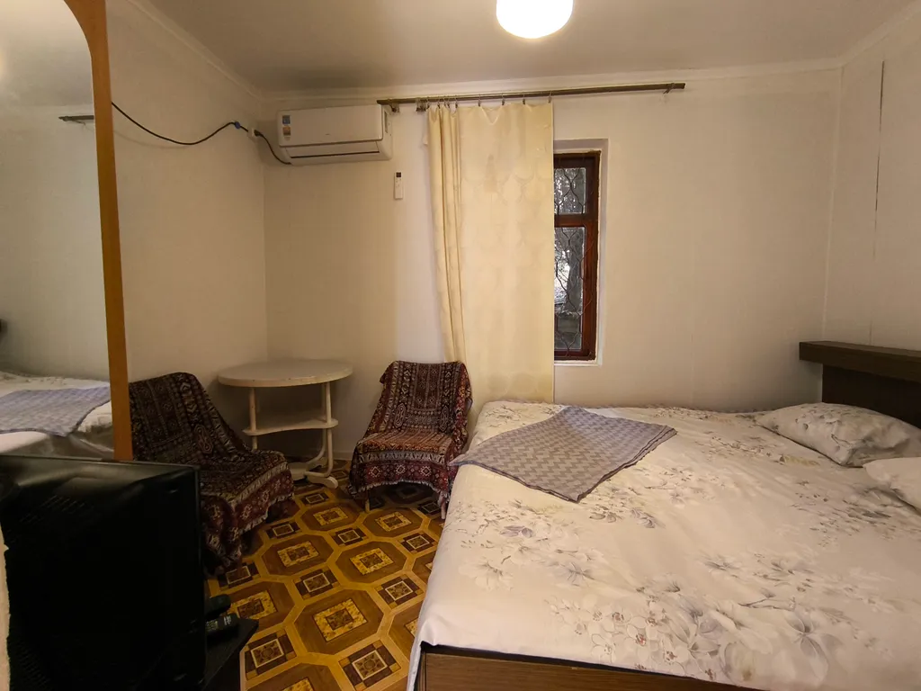 Трёхместный номер с кондиционером, TV