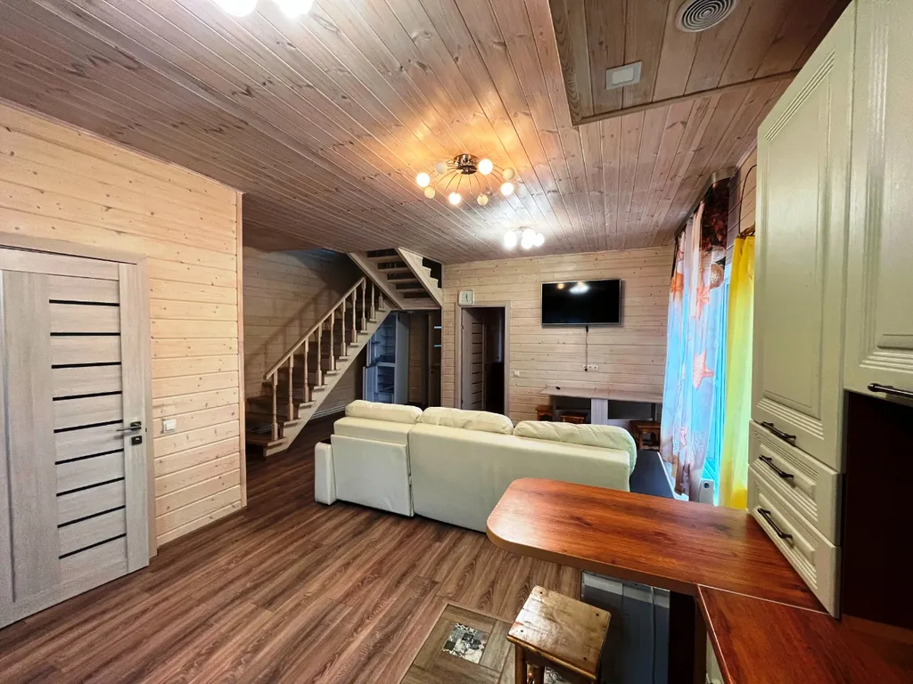 Дом и баня в окружении сказочного леса