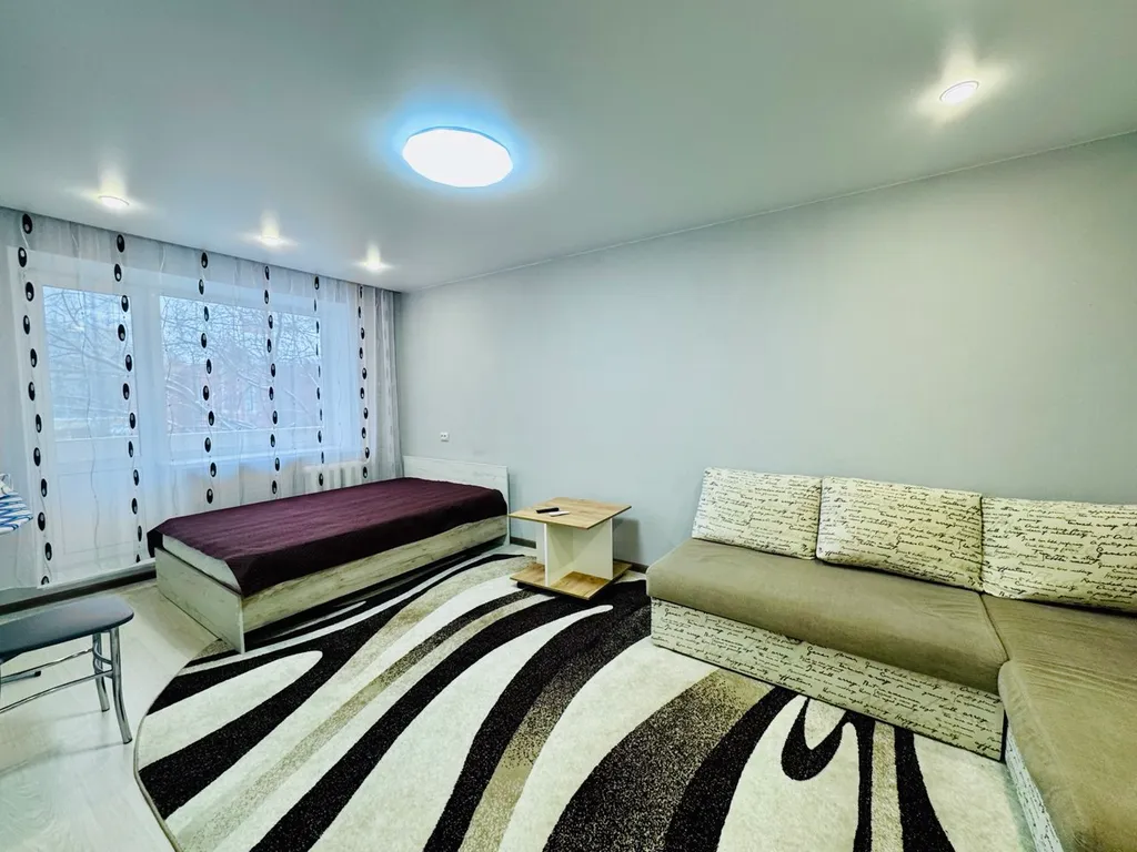 Уютная квартира в одном из лучших районов города — аренда посуточно в Кировград