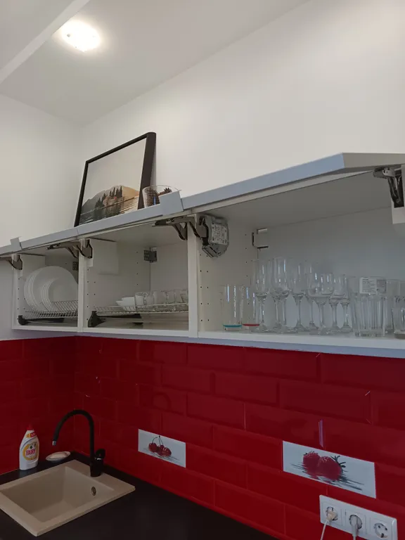 Часть жилого дома с отдельным собственным двориком