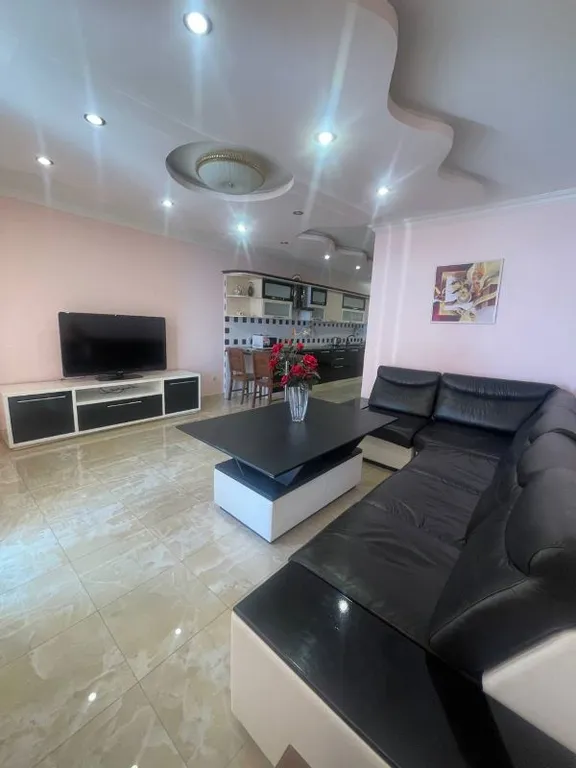 Пентхаус с видом на море и террасой