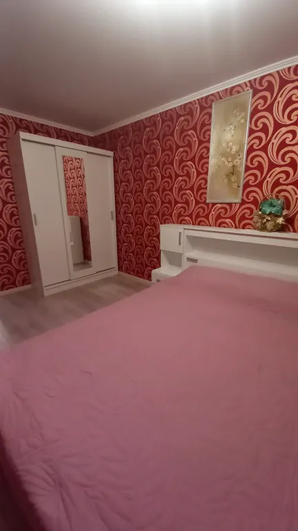 Уютная квартира в центре города с видом на гору Змейка