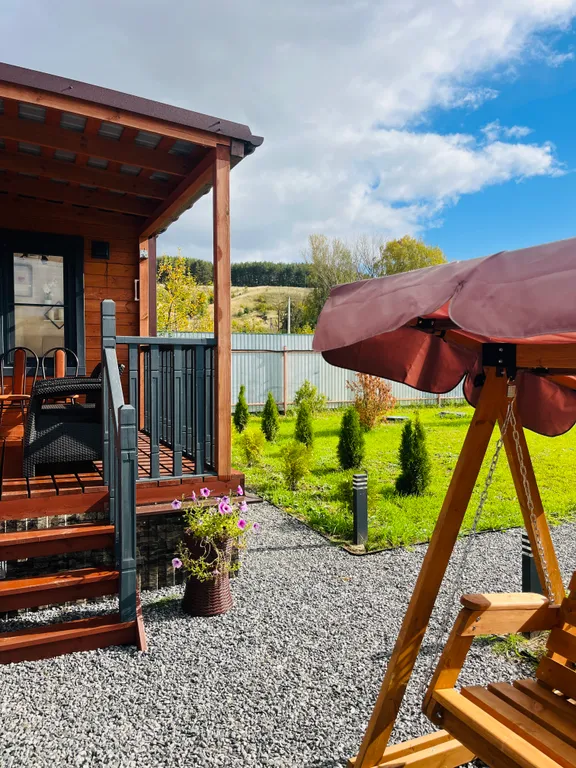 Уютный домик в тихом месте у реки