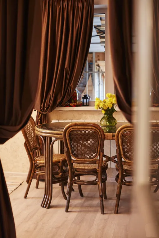 Уютный светлый дом в окружении природы