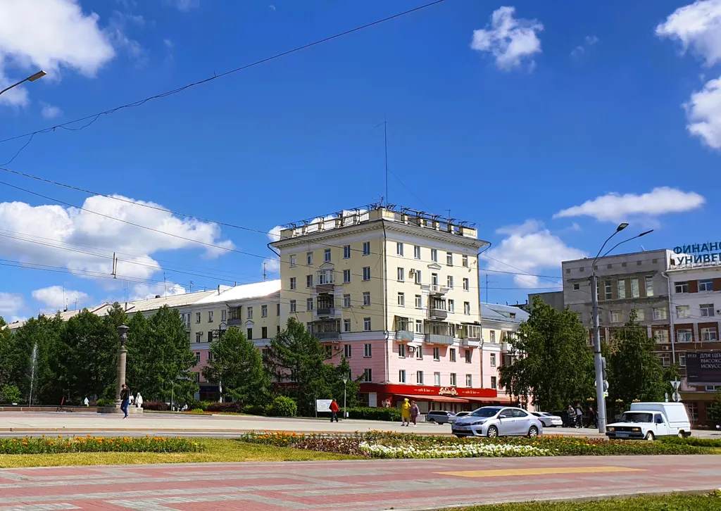 Просторная квартира в центре у сквера и фонтана на пл. Советов