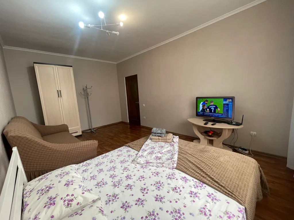 Однокомнатная квартира рядом с парком и стадионом Галицкого