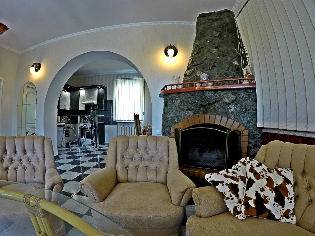 Дом в Ялте с бассейном и сауной