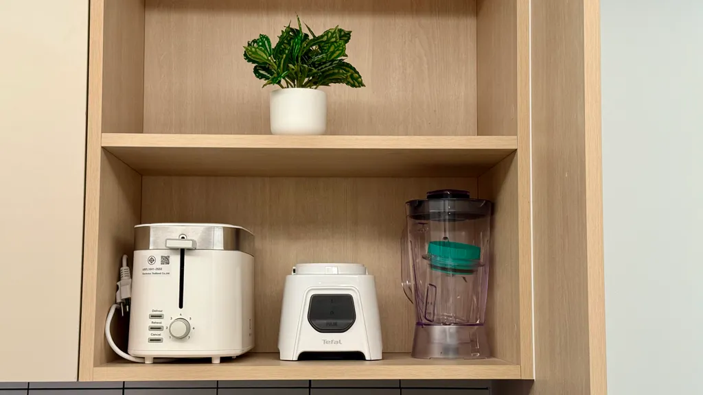 Просторная однушка у моря с бассейном и Wi-Fi 500 мбит/с