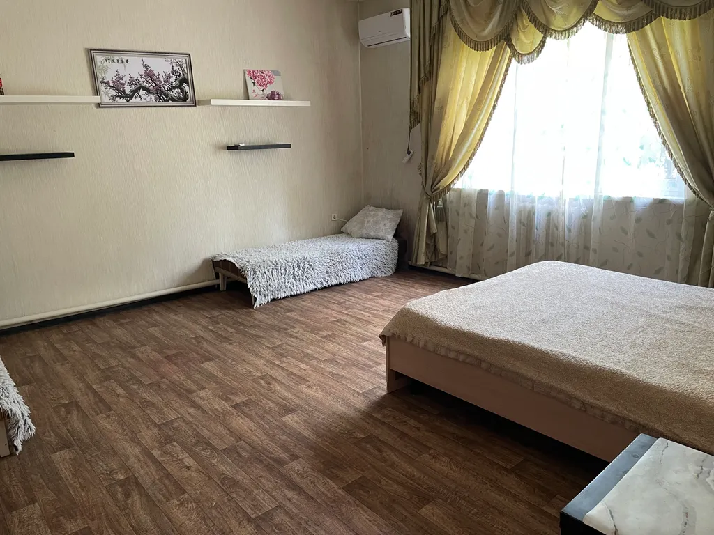 Коттедж Просторный дом в центральной части города — Геленджик