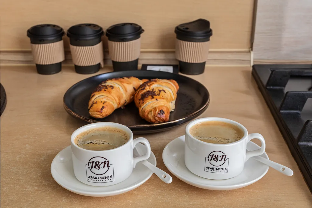 J&N Apartments Двухкомнатные апартаменты с гидромассажной ванной